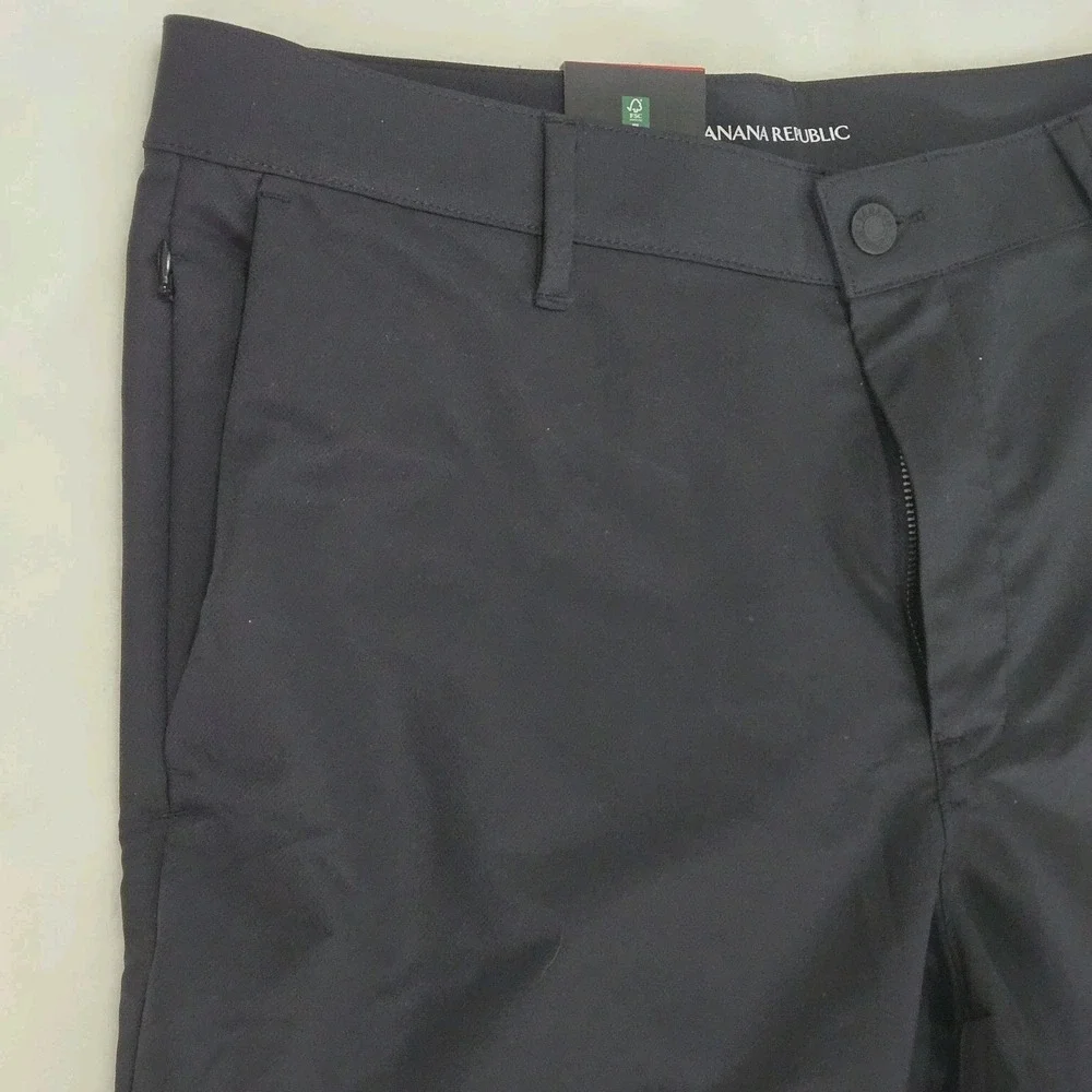Banana Republic Men's Performance Golf Pants Black Flat Front 34x29 NWT